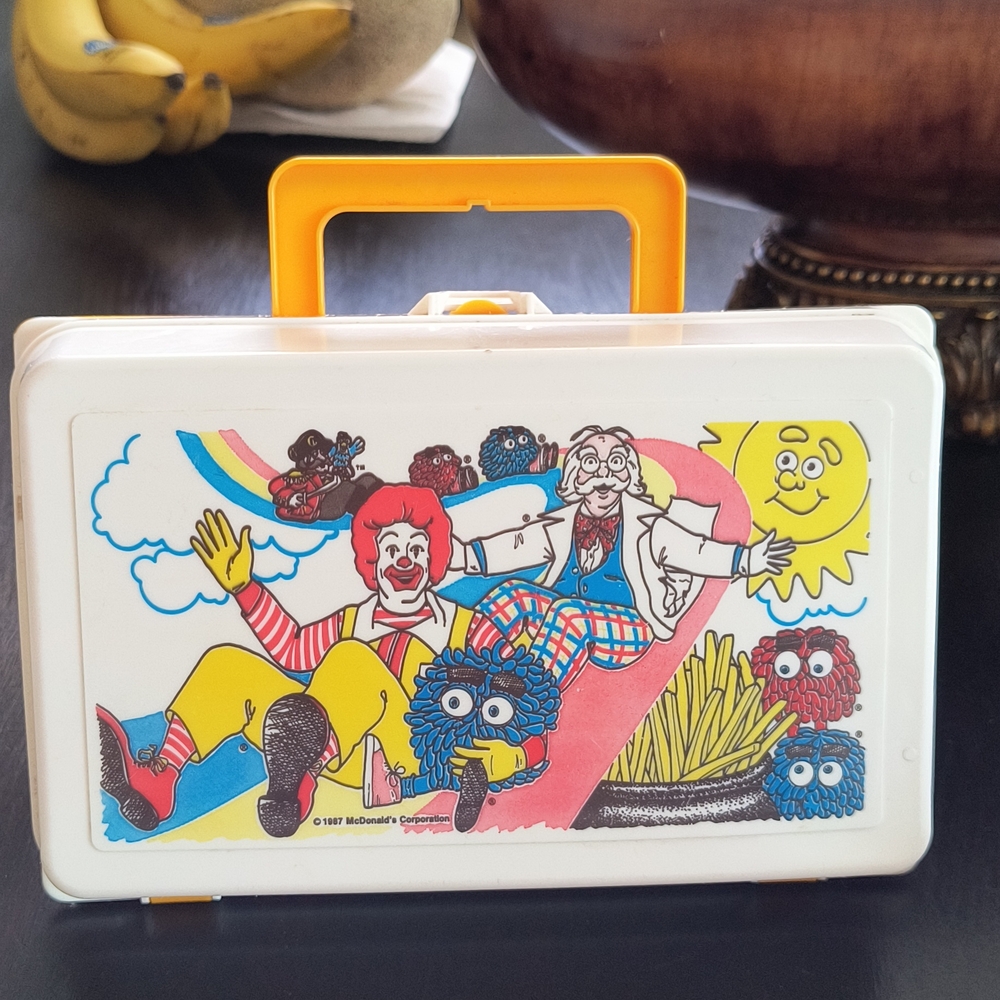 1987 Vintage McDonald's lunch box /Toy box New